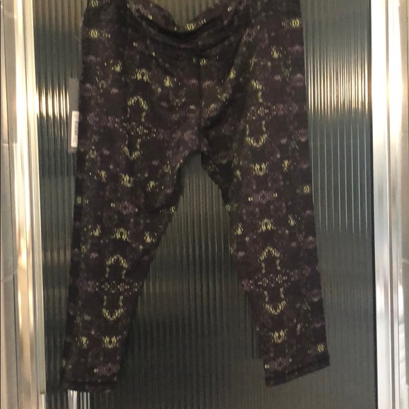 Work out capris - Picture 2 of 5